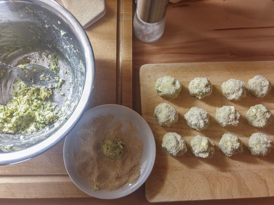 Zucchini-Schafskäse-Bällchen