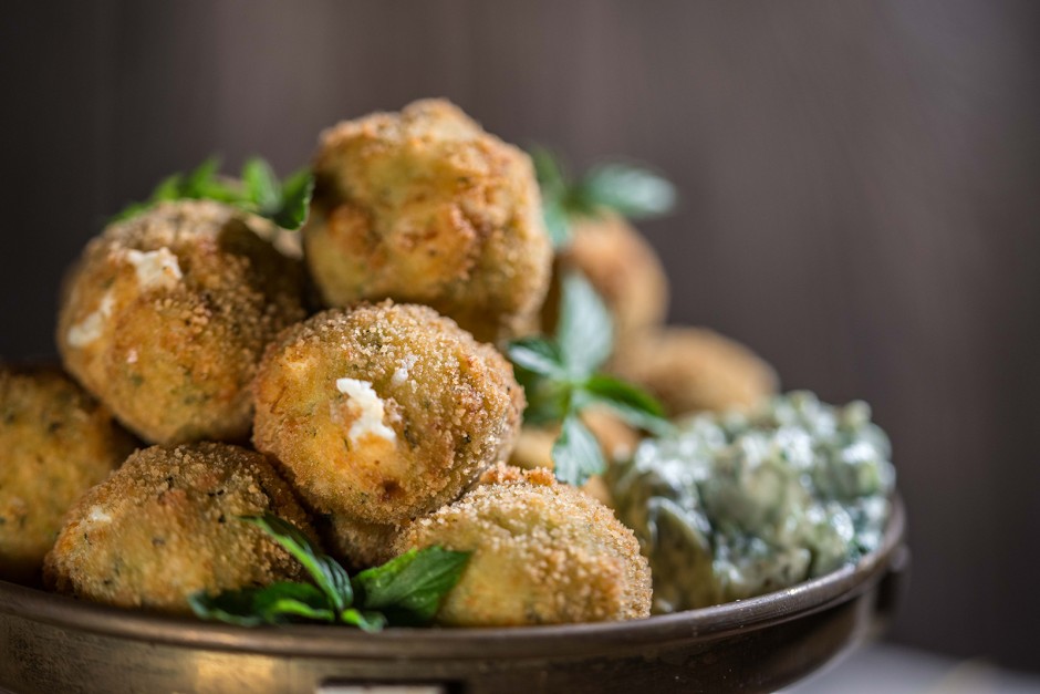 Zucchini-Schafskäse-Bällchen