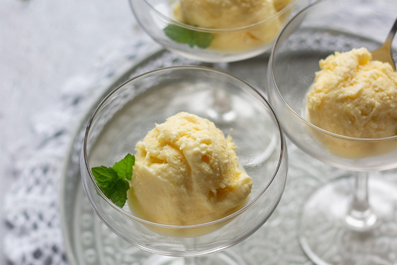 Ananas-Eis mit Ingwer
