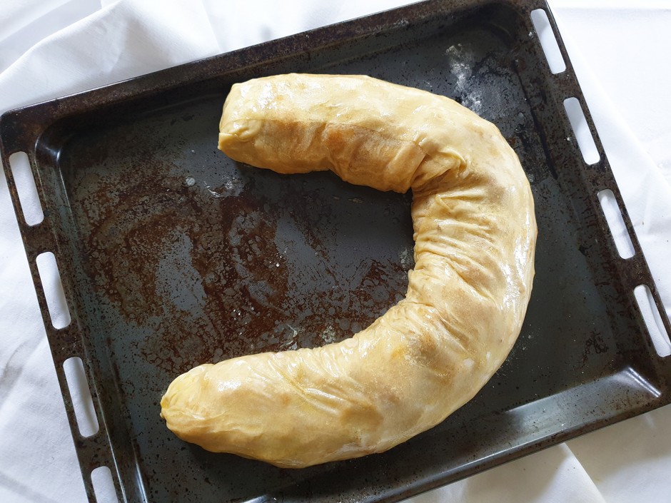 Apfelstrudel mit selbstgemachtem Teig