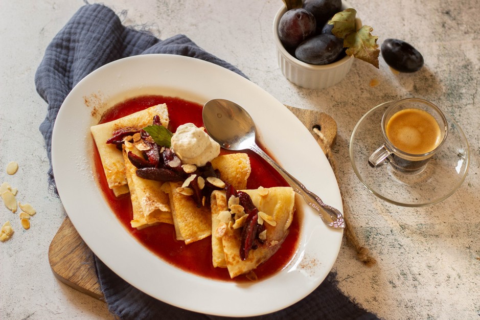 Crepes Suzette mit Zwetschken