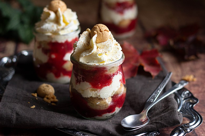 Pflaumen-Tiramisu mit Amarettini