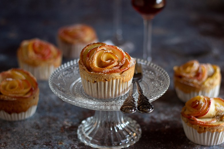 Mandel-Muffins mit Apfelrosen