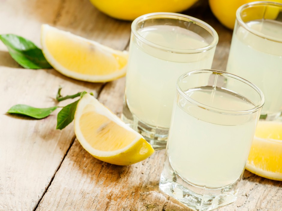Spritzig durch die Hitze - Limoncello Spritz