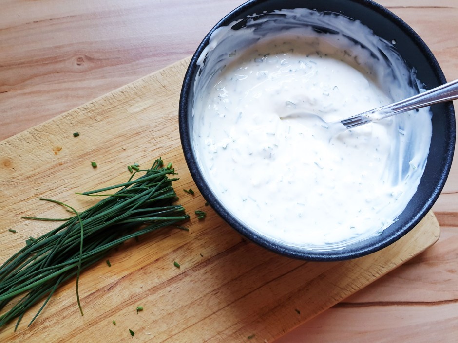 Süßkartoffelpuffer mit Kräuterdip