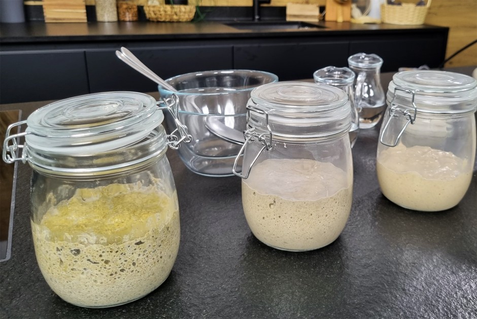 Sauerteig ansetzen Sauerteig ansetzen