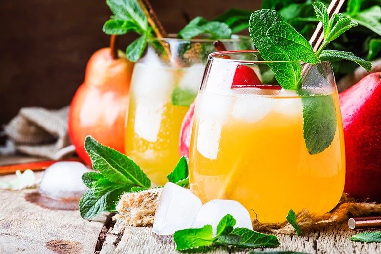 Apfel-Birnensaft Gin-Cocktail