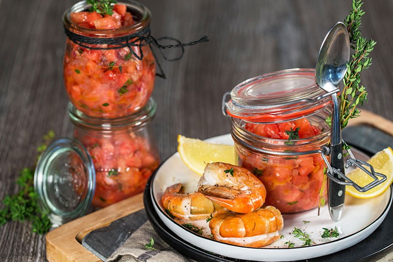 Melonen-Relish mit gebratenen Garnelen