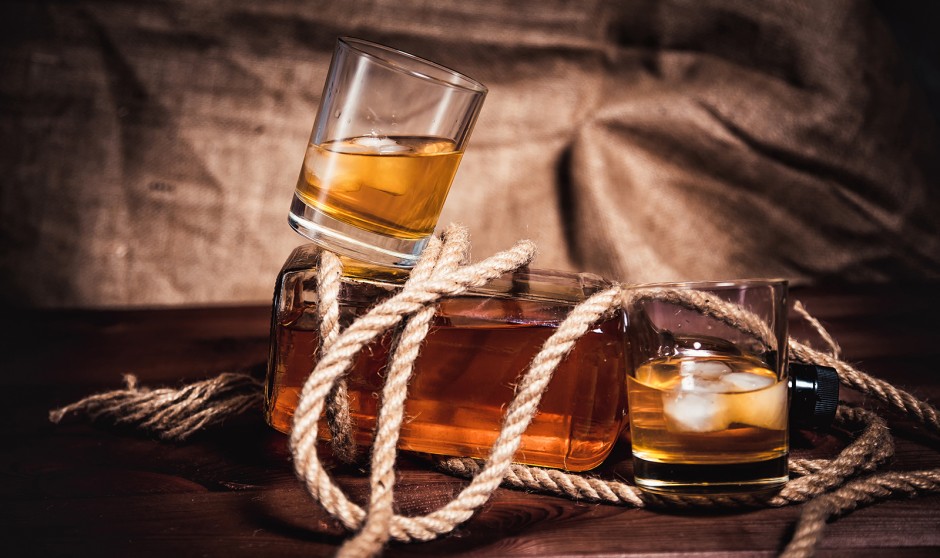 Klassische Cocktails mit Rum zur Winterzeit