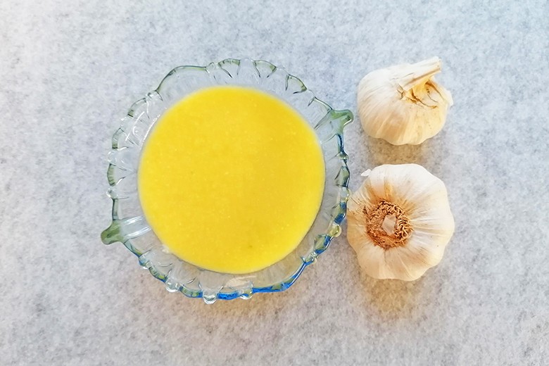 Knoblauchpaste mit Weißwein
