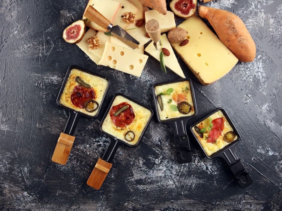 Gemeinsam am Tisch: Raclette für die ganze Familie