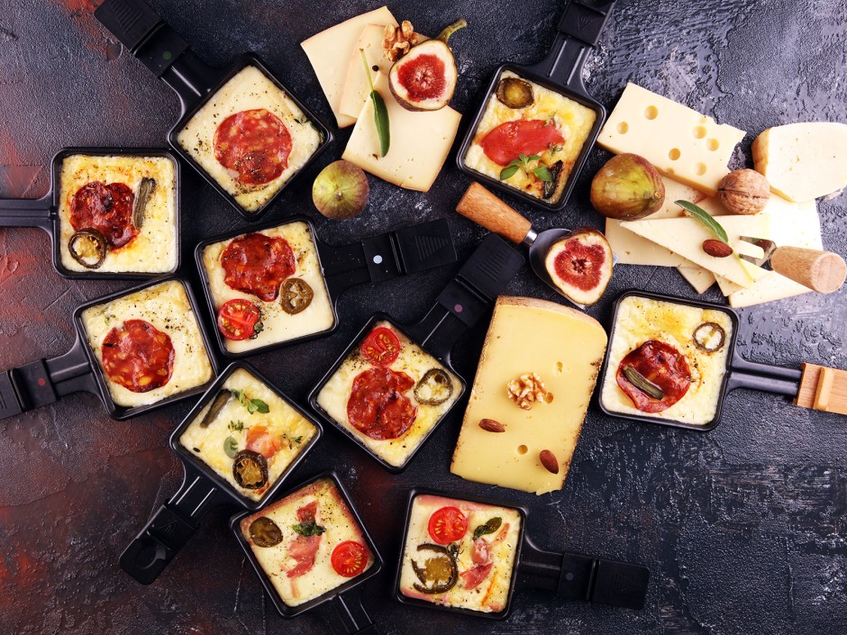 Gemeinsam am Tisch: Raclette für die ganze Familie