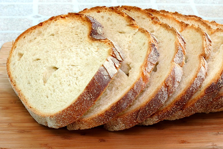 So wird frisch geschnittenes Brot länger haltbar gemacht