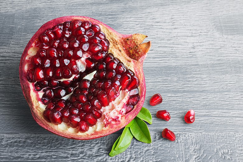 Wie isst man einen Granatapfel?