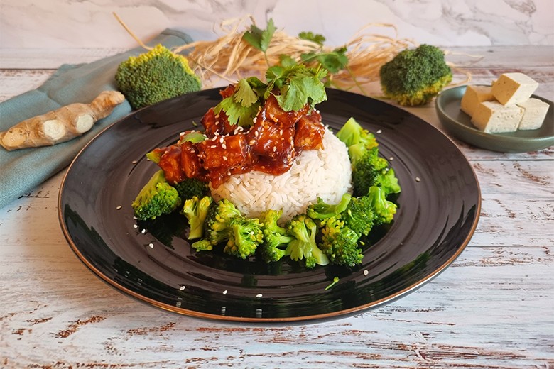 Sticky-Sesam-Tofu mit Basmatireis
