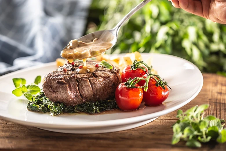 Die richtige Sauce für Braten und Geflügel