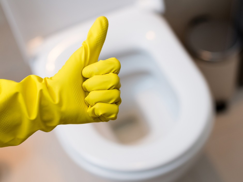 Hartnäckigen Urinstein entfernen