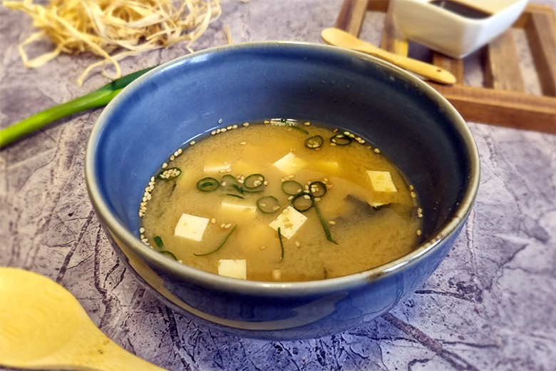 Misosuppe mit Tofu