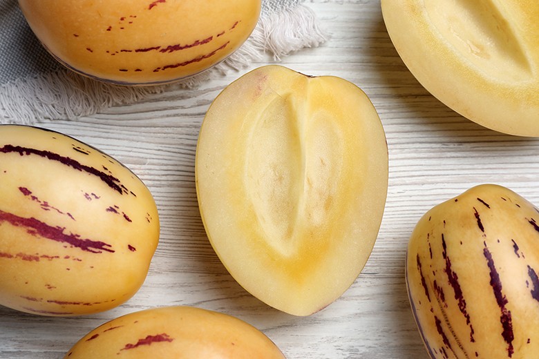 Wie isst man eine Pepino?