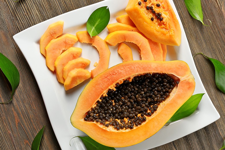 Wie isst man eine Papaya?