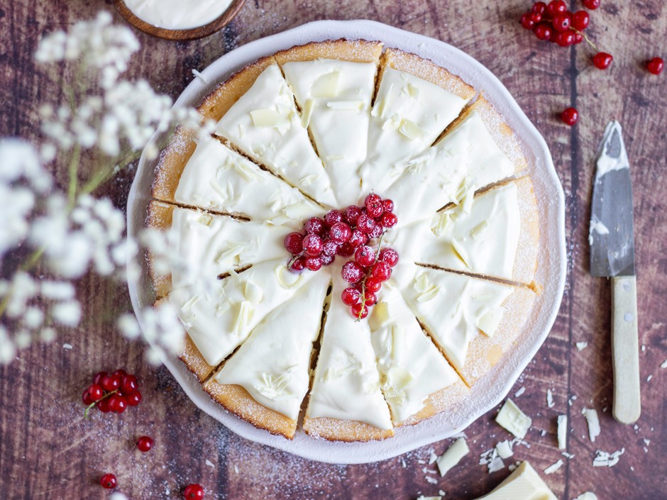 Zitronenkuchen mit weißer Schokoladencreme