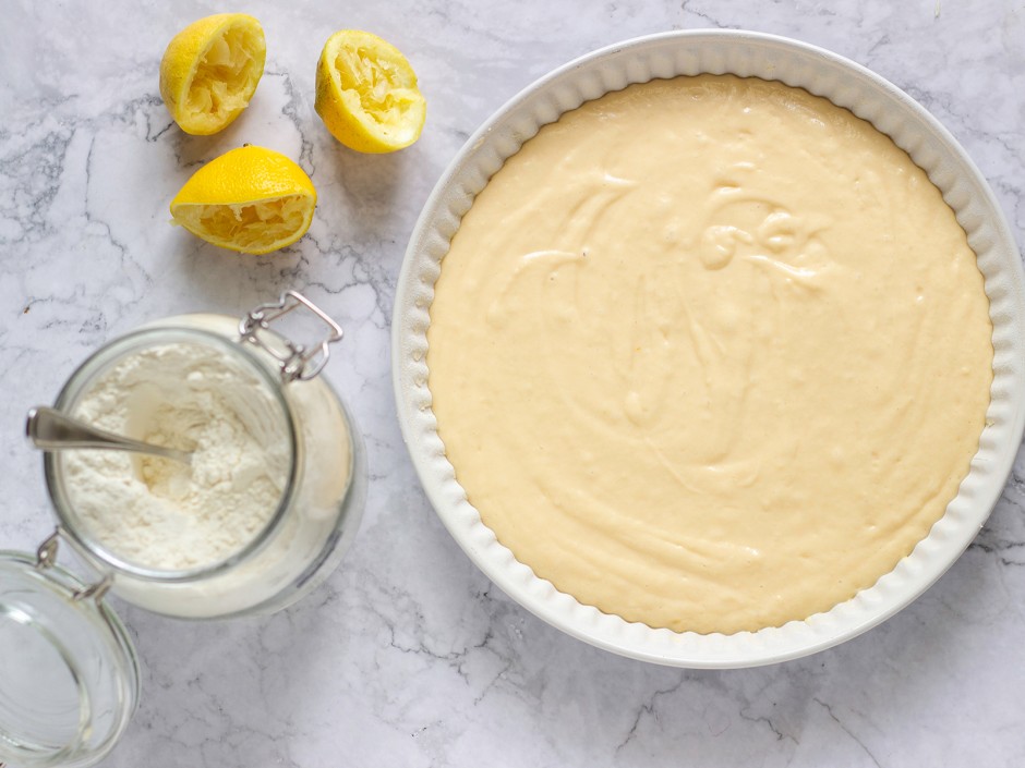 Zitronenkuchen mit weißer Schokoladencreme