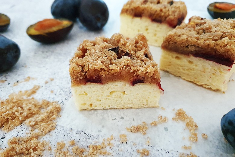 Zwetschkenfleck aus Germteig mit Streusel