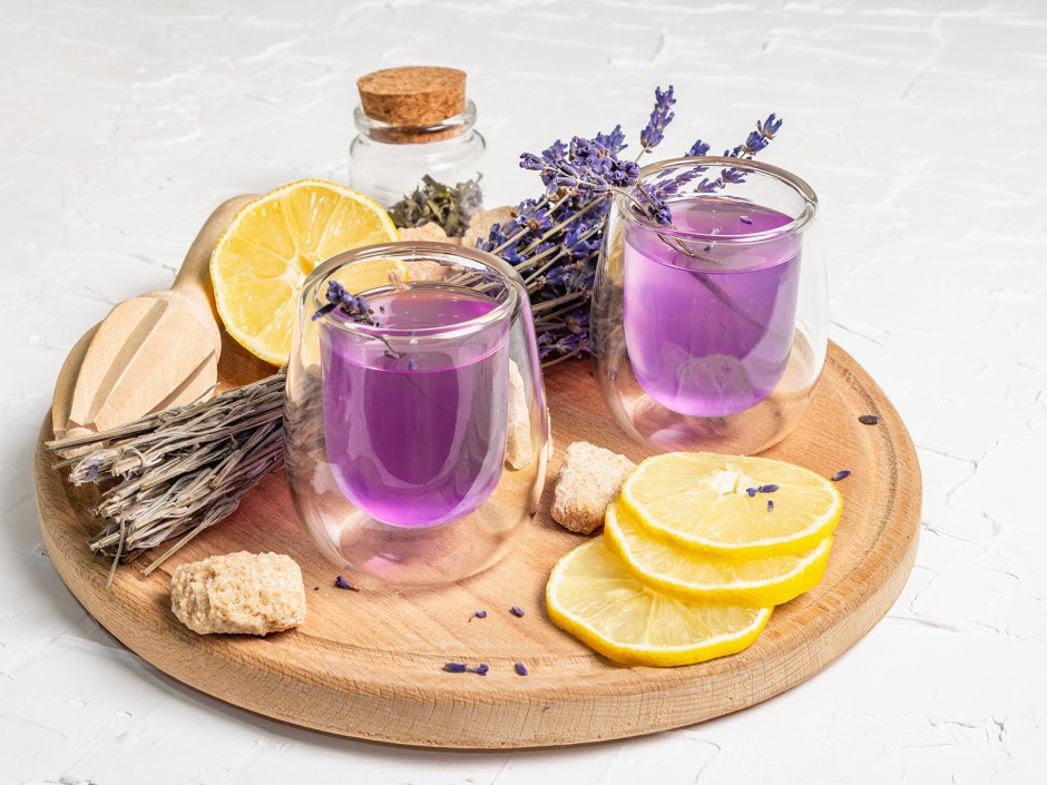 Mit selbstgemachtem Sirup durch das Gartenjahr