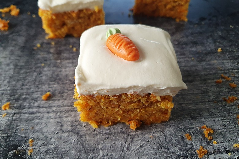 Saftiger Karottenkuchen vom Blech