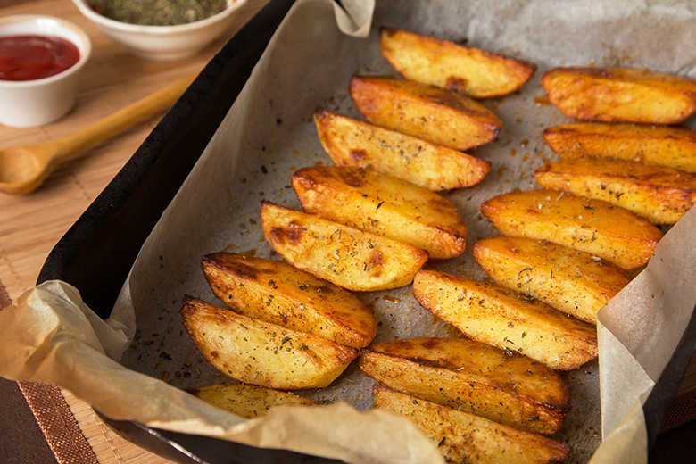 Würzige Kartoffelspalten aus dem Backofen