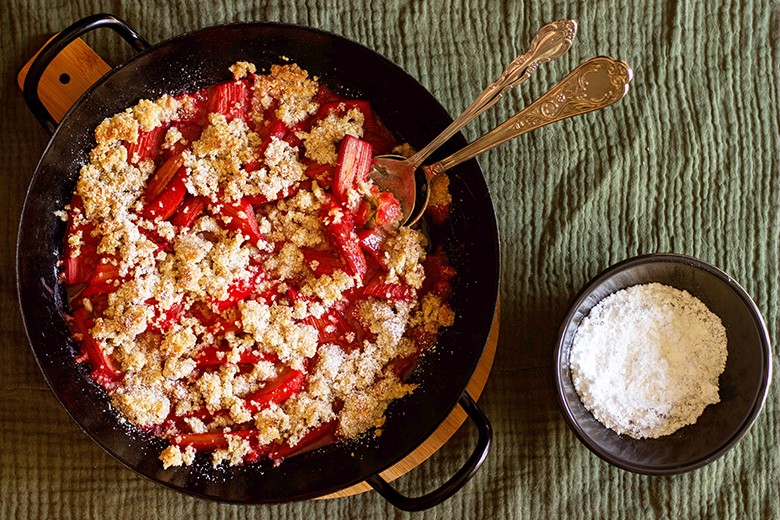 Rhabarber-Mandel-Crumble