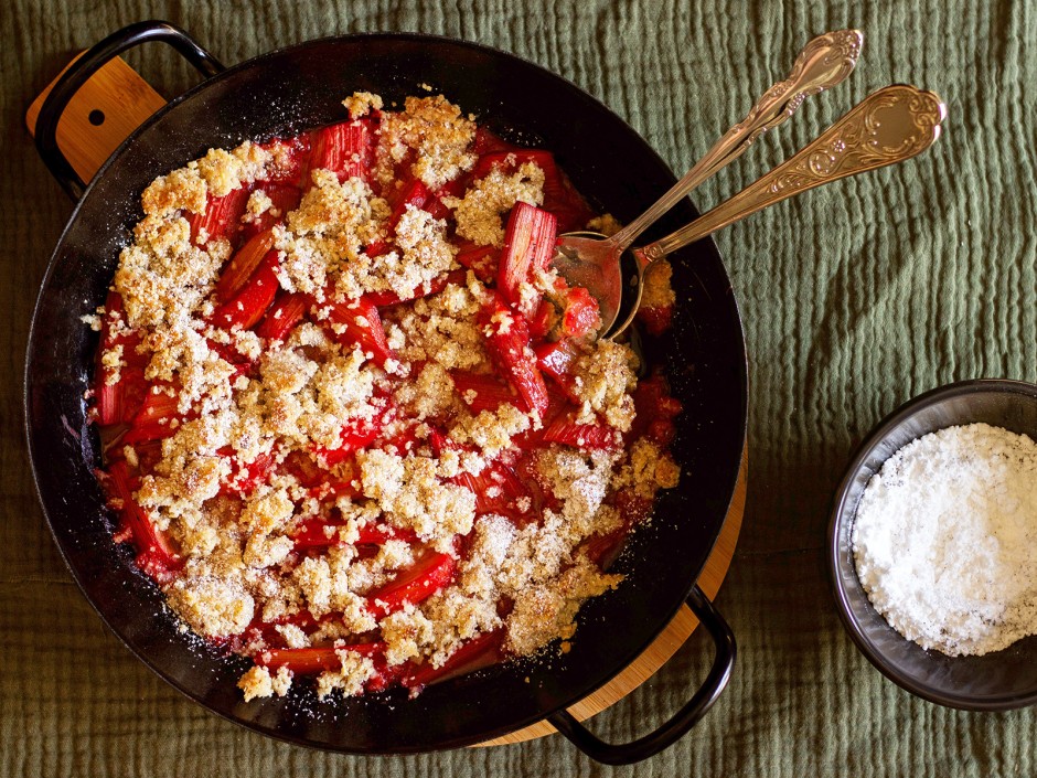 Rhabarber-Mandel-Crumble