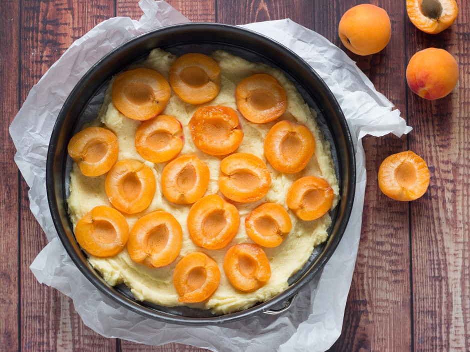 Gleichschwerkuchen mit Marille und Lavendel