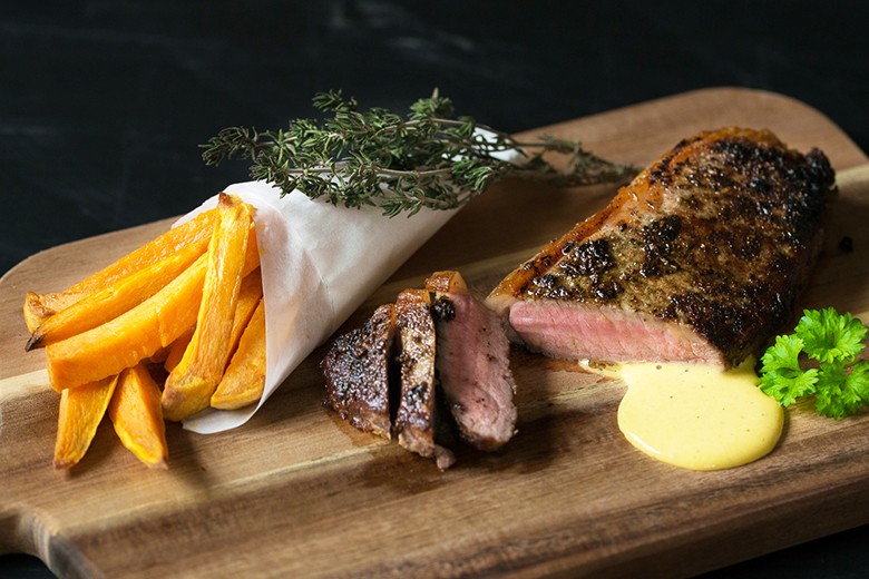 Steak mit Kräuter-Würzpaste