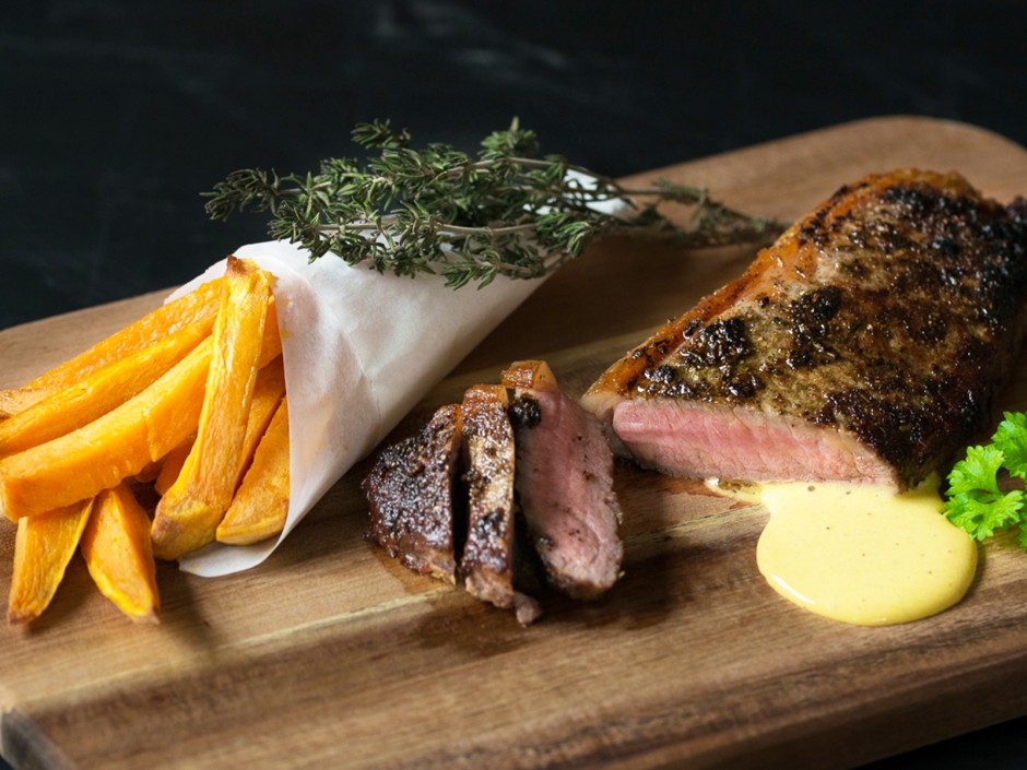 Steak mit Kräuter-Würzpaste