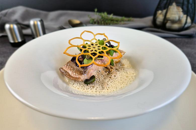 Burgenländischer Heidensterz mit gebratenen Welsfilet und Stosuppe