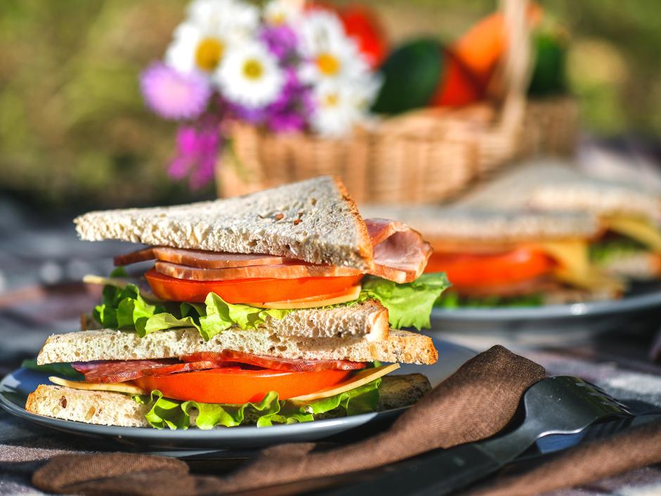 Picknick mit frühlingshaften Genüssen!