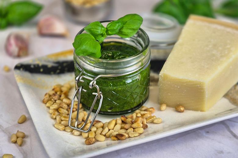 Basilikum-Pesto