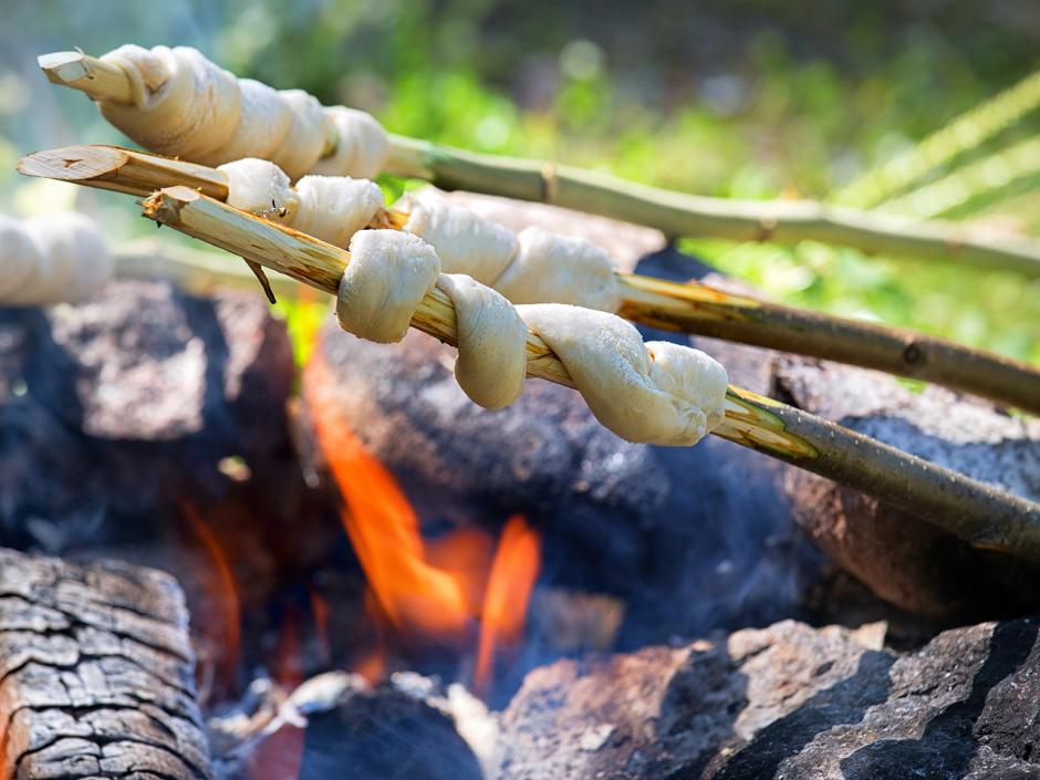 Stockbrot, Knusperteig mit Lagerfeueraroma