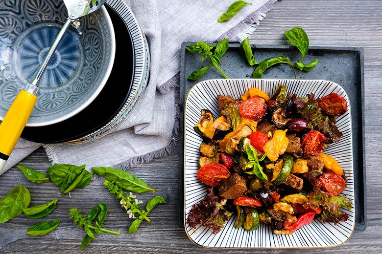 Salat mit gegrilltem Gemüse