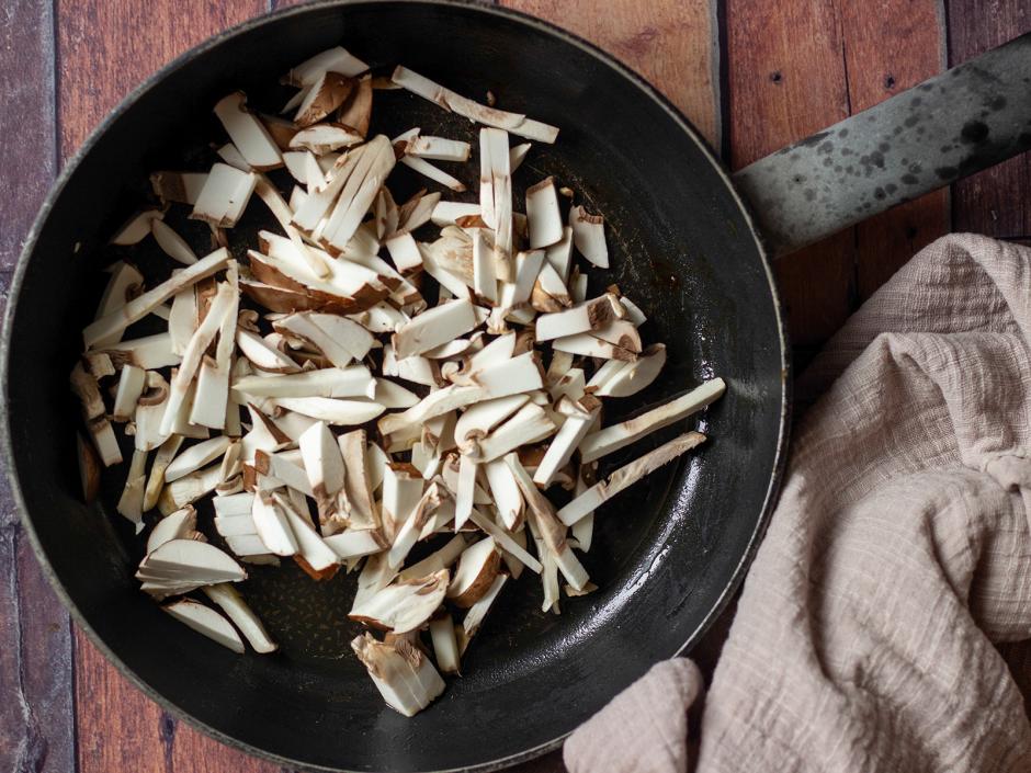 Cremiges Risotto mit braunen Champignons und Rosmarin