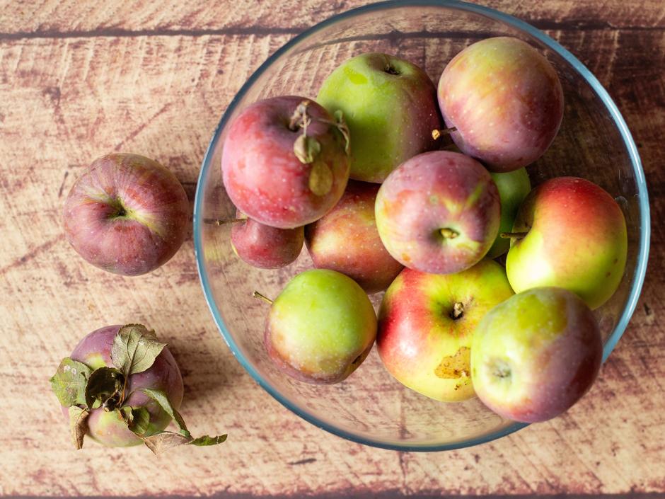 Schneller Apfel-Blechkuchen mit Zimtzucker