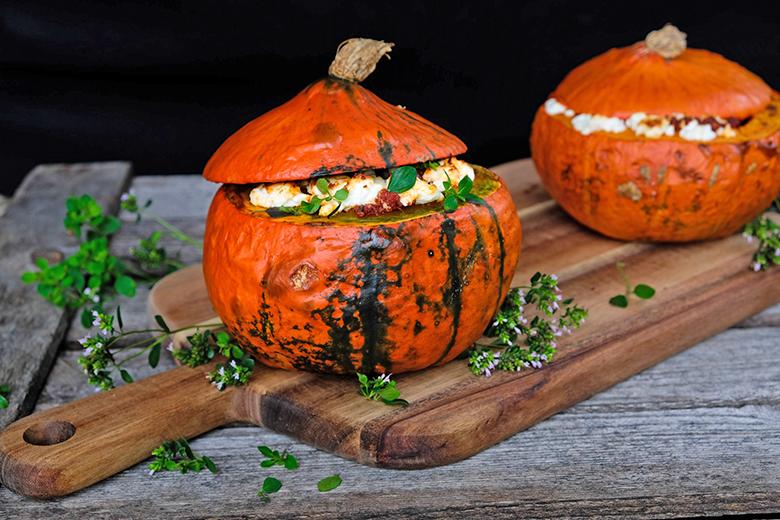 Vegetarisch gefüllter Kürbis