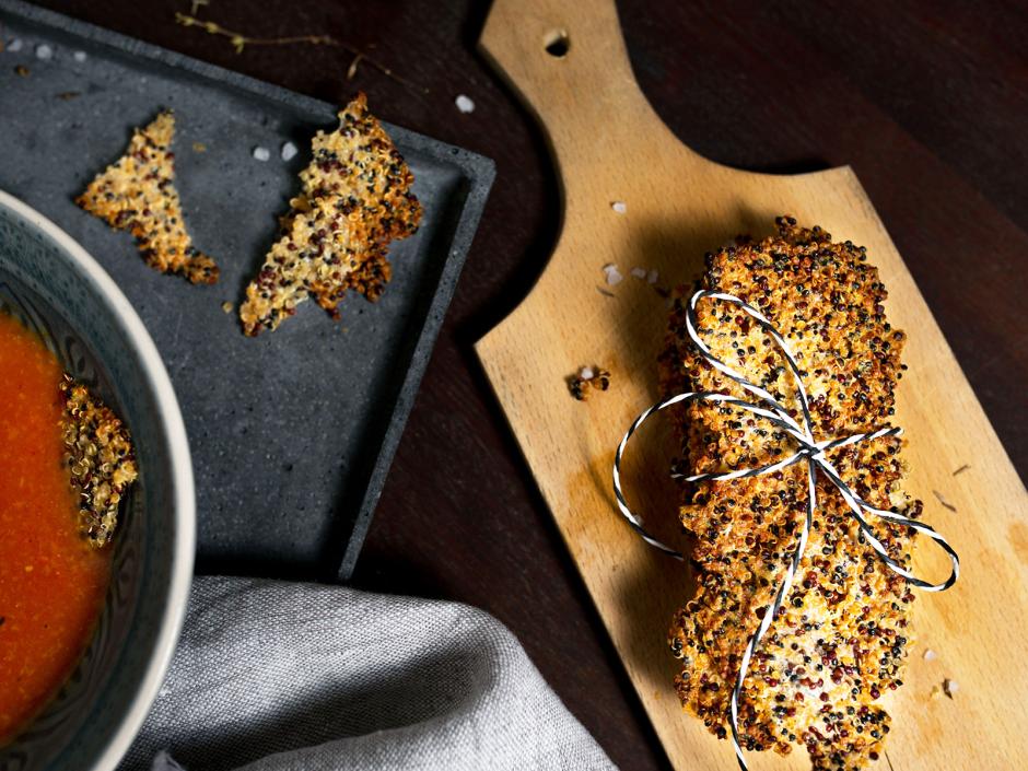 Tomatensuppe mit Parmesancracker