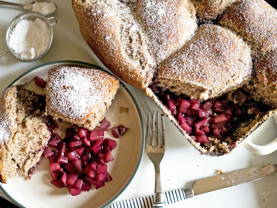 Mohnbuchteln auf besoffenem Birnenkompott