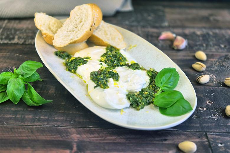 Burrata mit Pistazienpesto
