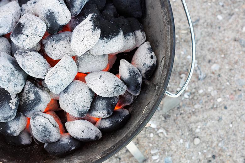 Grillbrenngut richtig entsorgen