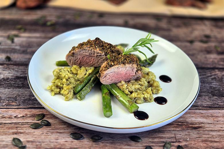 Schweinefilet in einem Kürbiskernmantel
