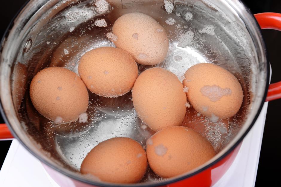 Eier kochen, ohne dass sie platzen