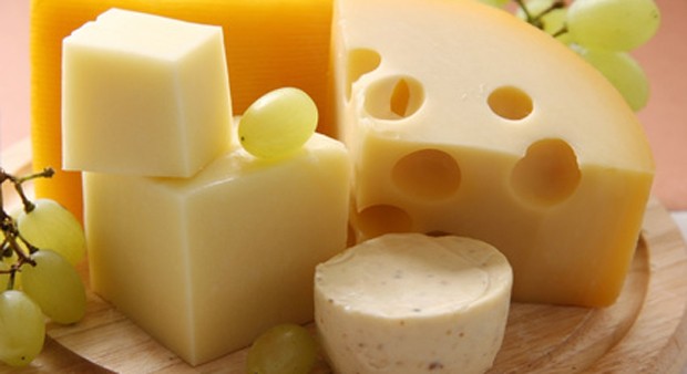 Halbfester Schnittkäse